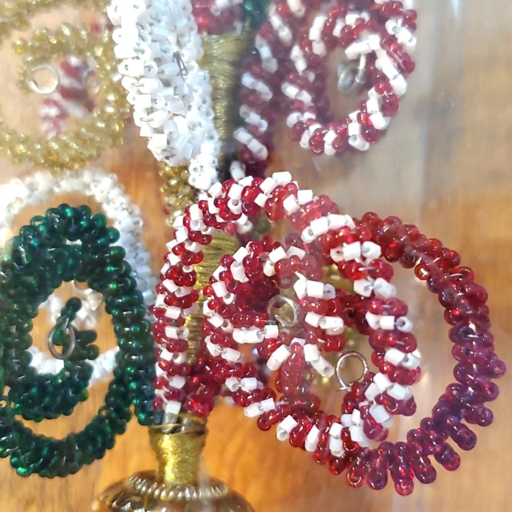 Pier‎ 1 Holiday Swirl Wire Beaded Wine Stopper